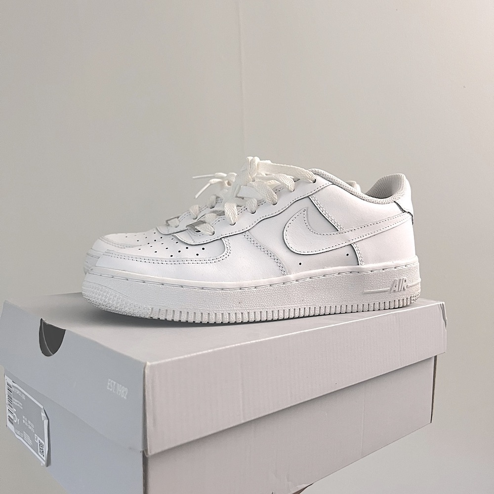 NIKE AIR FORCE ONE